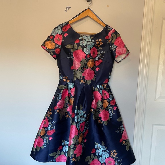 Chi Chi London UK8/US4 Fit and Flare Floral Dress in Beautiful Blue - Picture 1 of 8